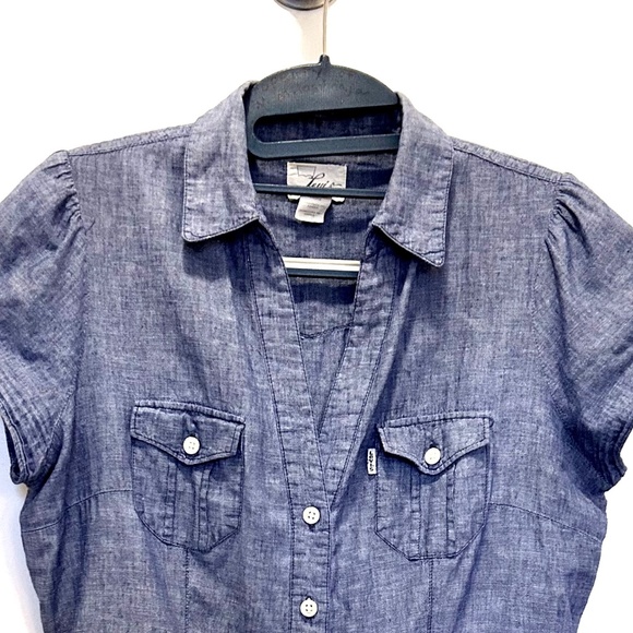 Levi’s Short Sleeve Button Front Cotton and Linen - Picture 2 of 8
